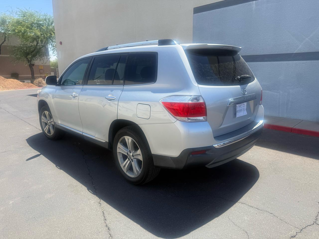 Toyota Highlander FWD 4dr V6 Limited (Natl) 2013