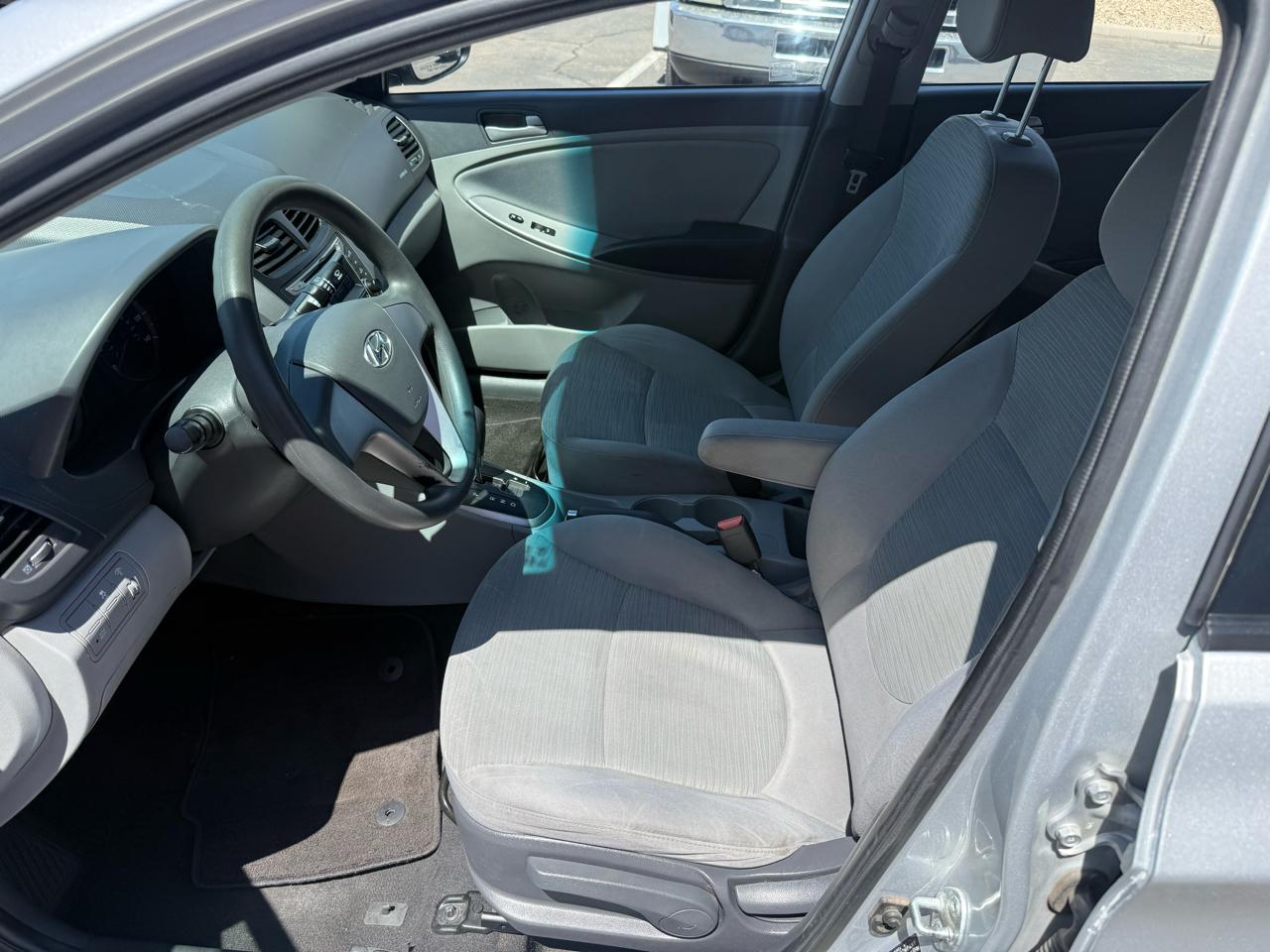 Hyundai Accent 4dr Sdn Auto GLS 2015