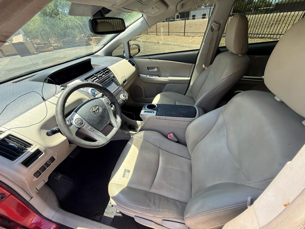 Toyota Prius V 5dr Wgn Three (Natl) 2012