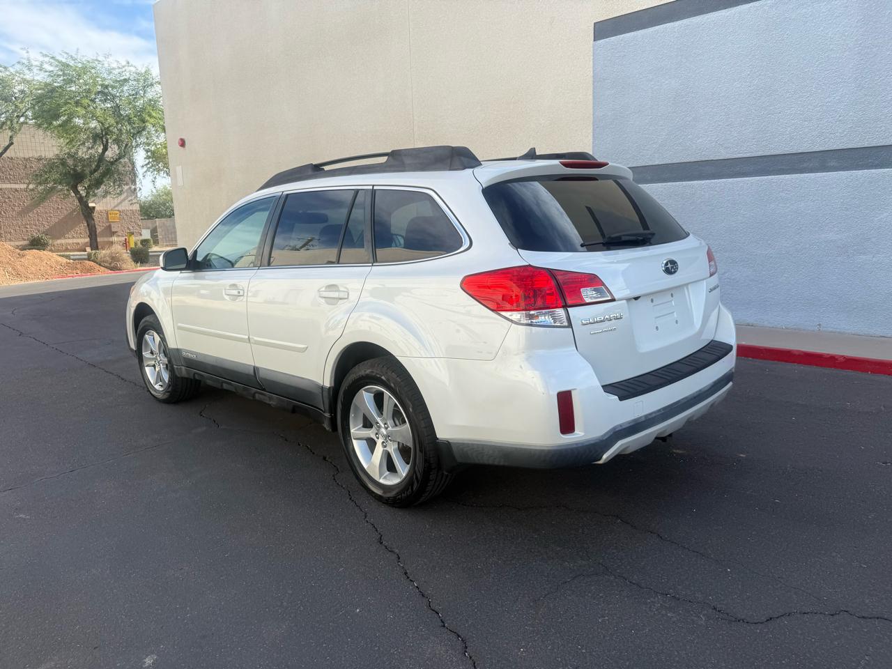 Subaru Outback 4dr Wgn H4 Auto 2.5i Limited 2013