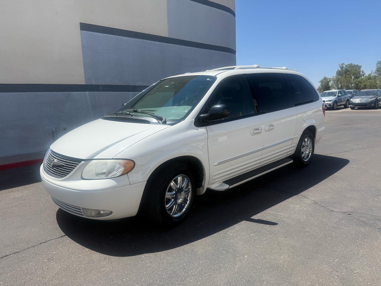 2004 Chrysler Town & Country 4dr Limited FWD