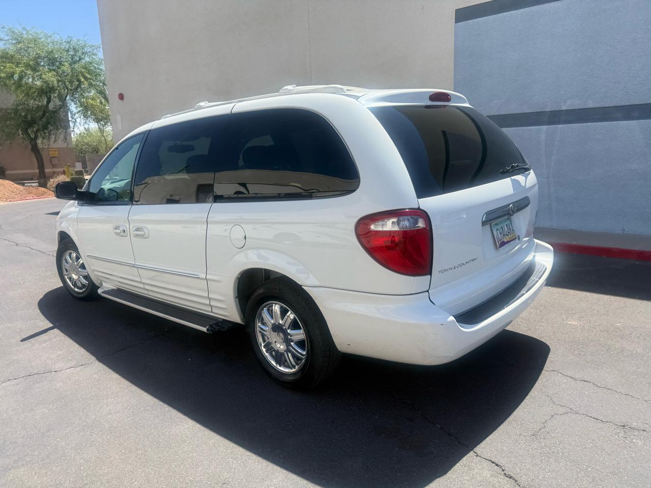 Chrysler Town & Country 4dr Limited FWD 2004