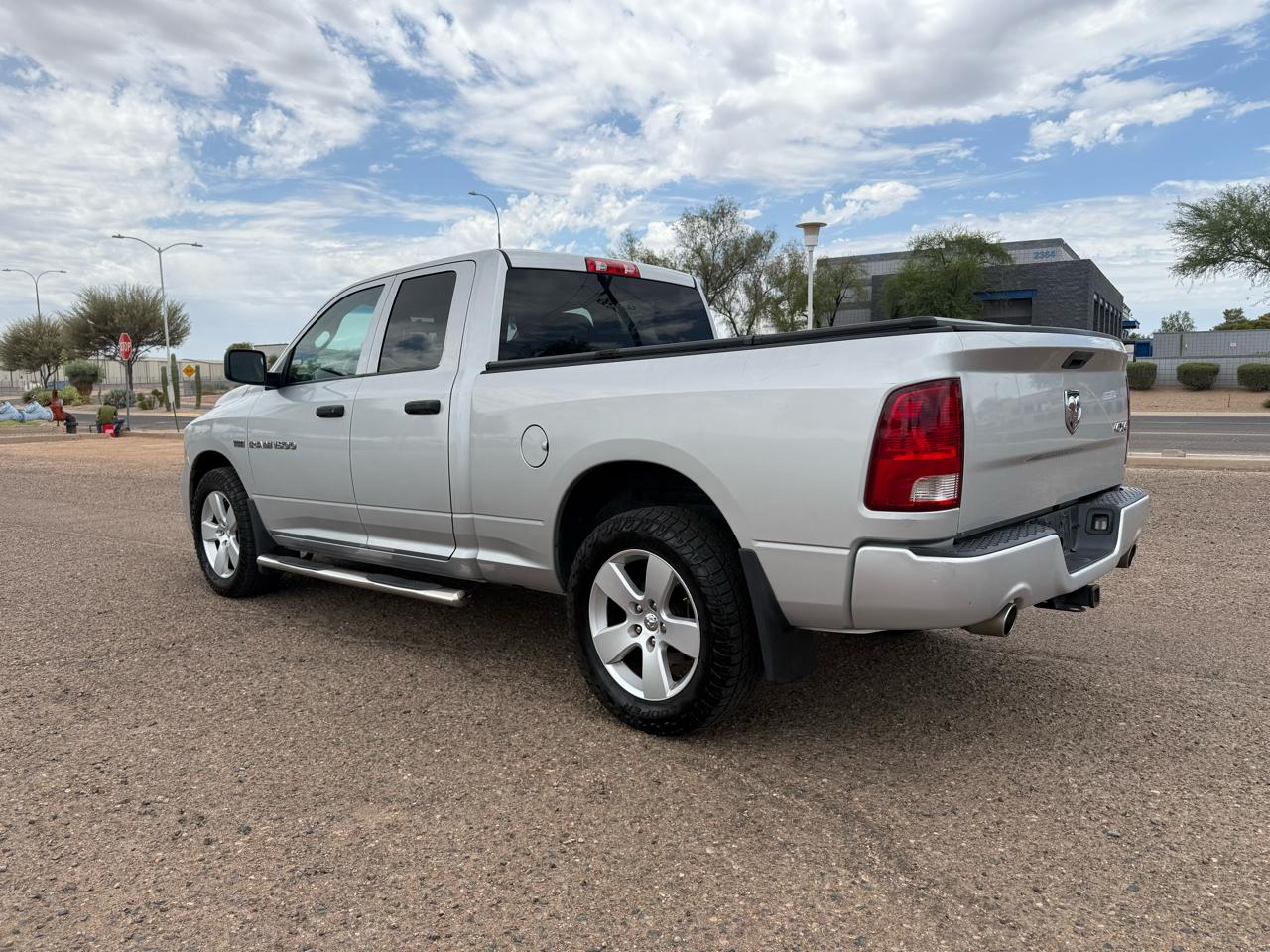RAM 1500 4WD Quad Cab 140.5" Express 2012