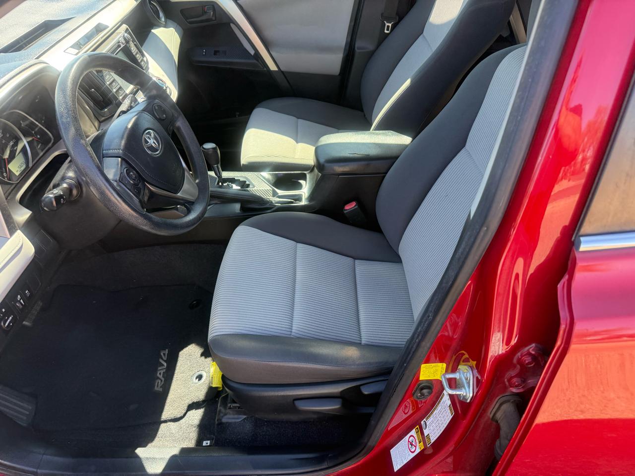 Toyota RAV4 FWD 4dr LE (Natl) 2015