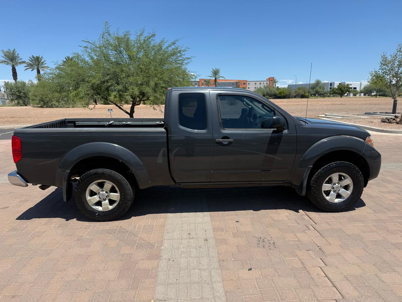 Nissan Frontier 4WD King Cab Auto SV 2012