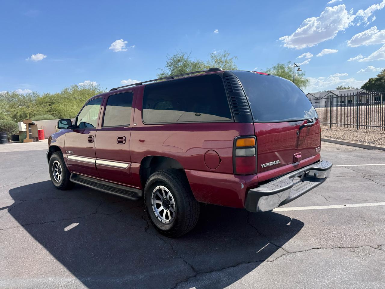 GMC Yukon XL 4dr 1500 4WD SLT 2004