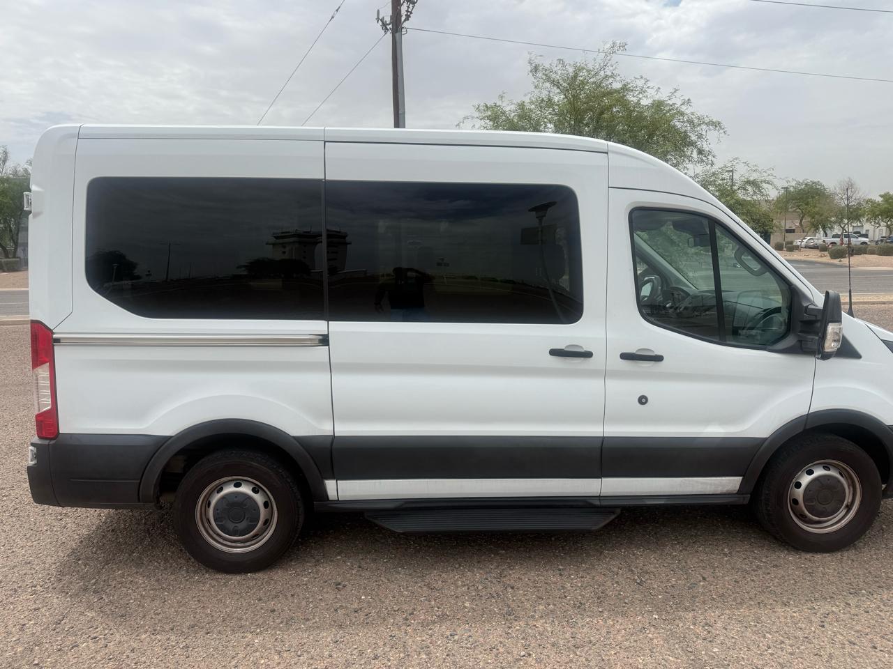 Ford Transit Passenger Wagon T-150 130" Med Roof XLT Sliding RH Dr 2019