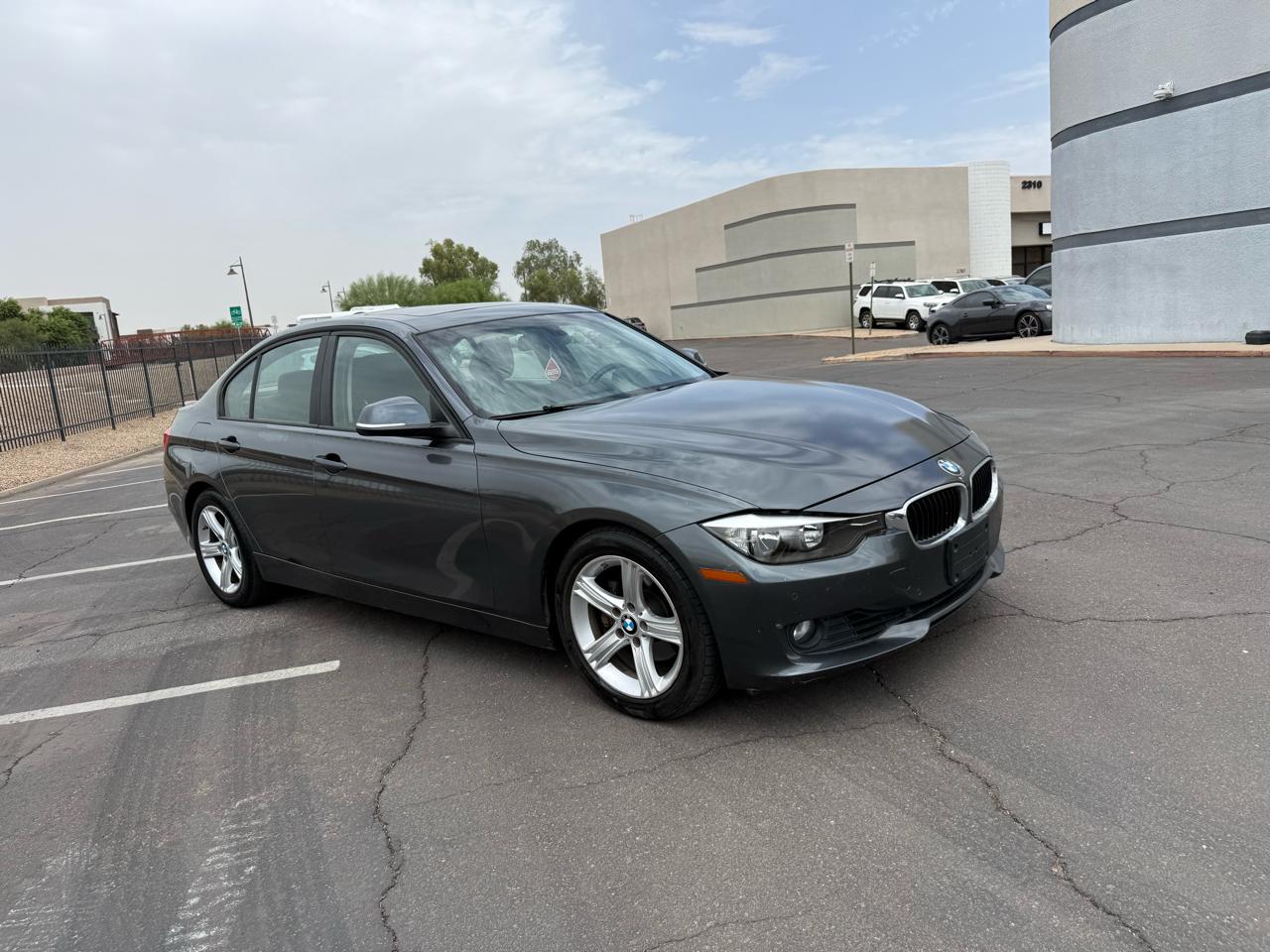 BMW 3 Series 4dr Sdn 328i RWD 2013