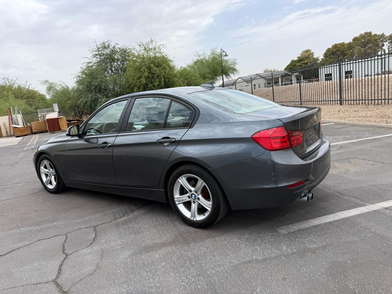BMW 3 Series 4dr Sdn 328i RWD 2013