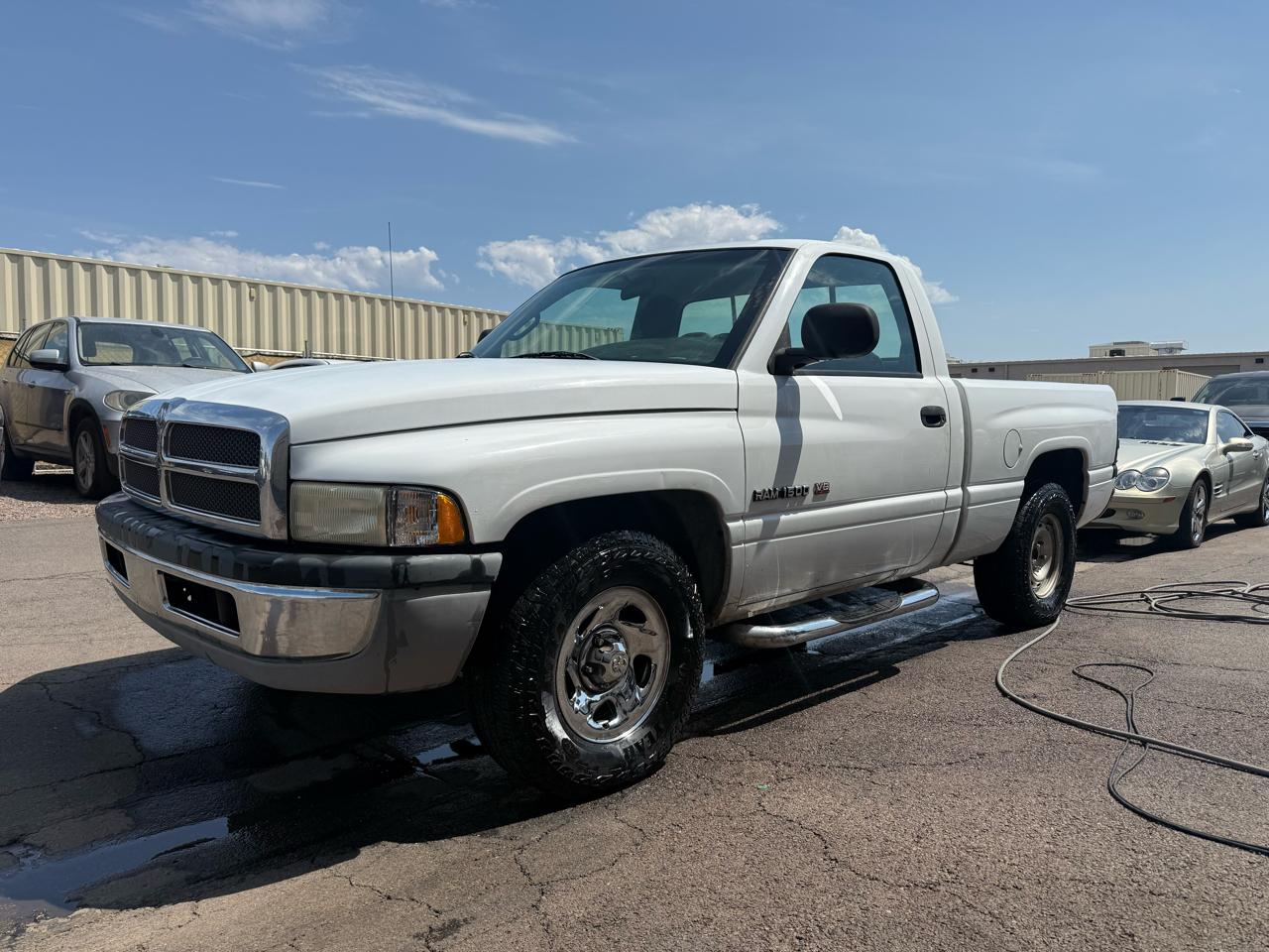 Dodge Ram 1500 2dr Reg Cab 119" WB 2000