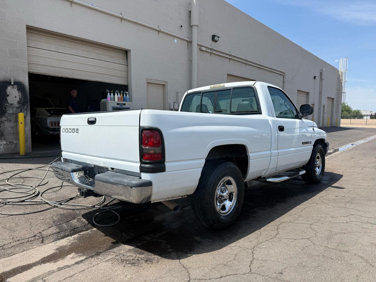 Dodge Ram 1500 2dr Reg Cab 119" WB 2000