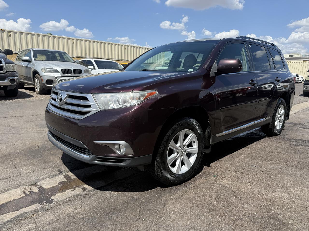 Toyota Highlander 4WD 4dr V6 Base (Natl) 2011