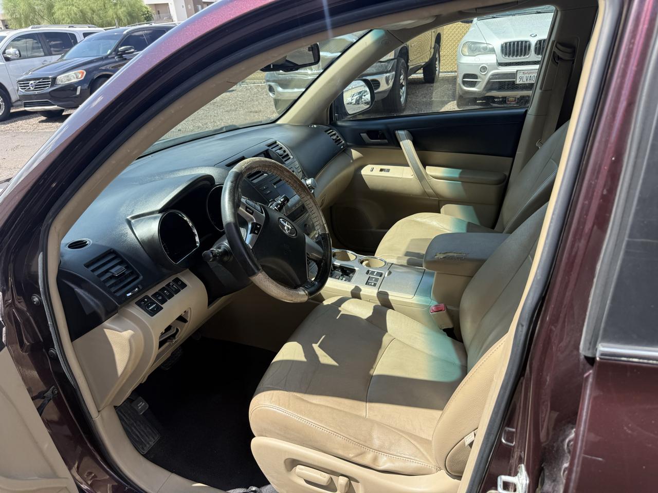 Toyota Highlander 4WD 4dr V6 Base (Natl) 2011