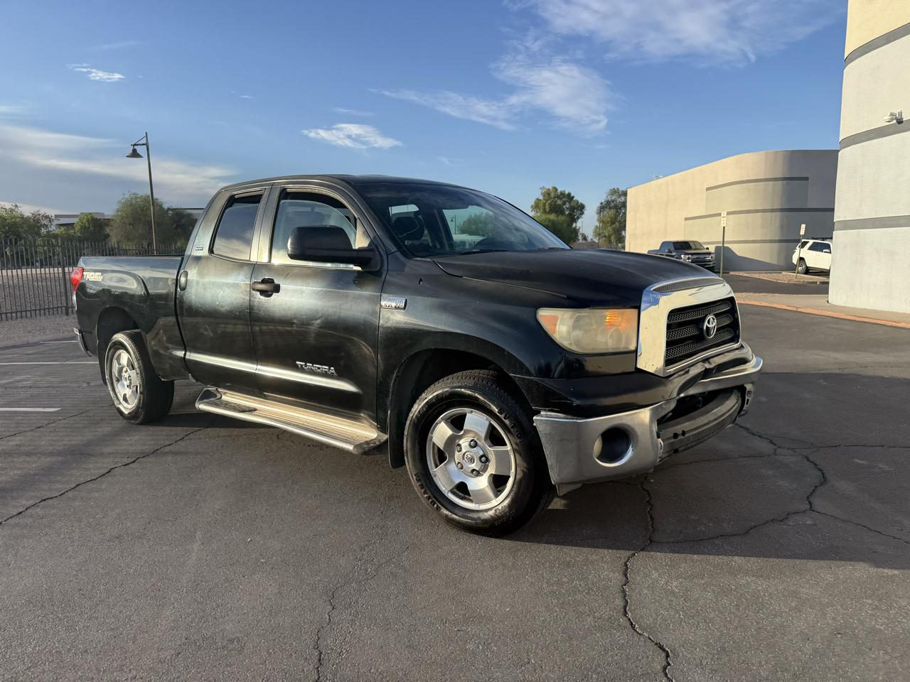 Toyota Tundra 4WD Truck Dbl 5.7L V8 6-Spd AT (Natl) 2008