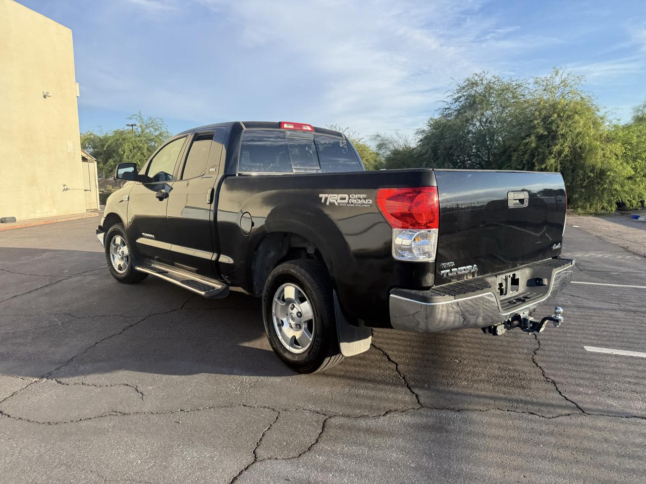 Toyota Tundra 4WD Truck Dbl 5.7L V8 6-Spd AT (Natl) 2008