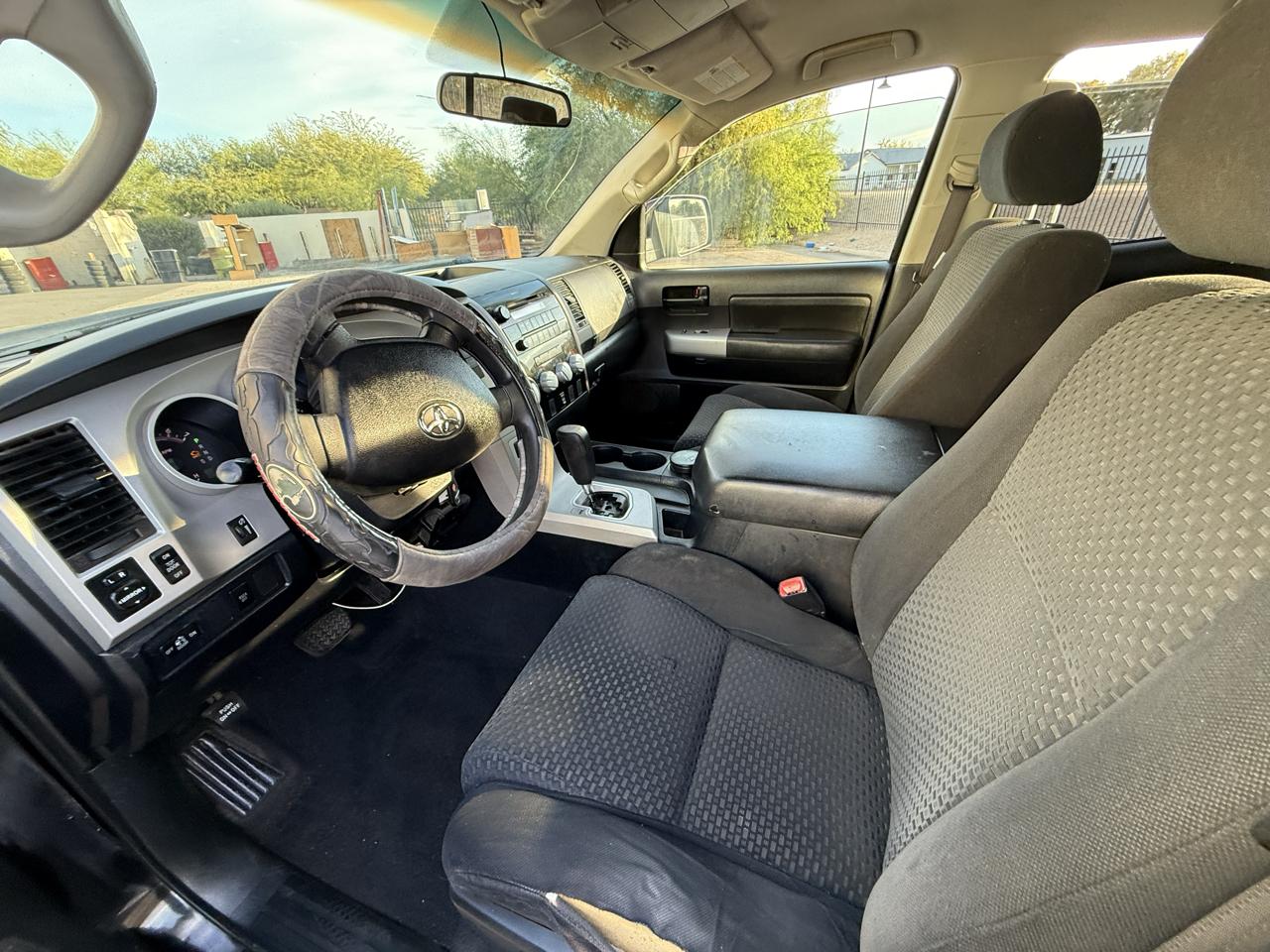 Toyota Tundra 4WD Truck Dbl 5.7L V8 6-Spd AT (Natl) 2008
