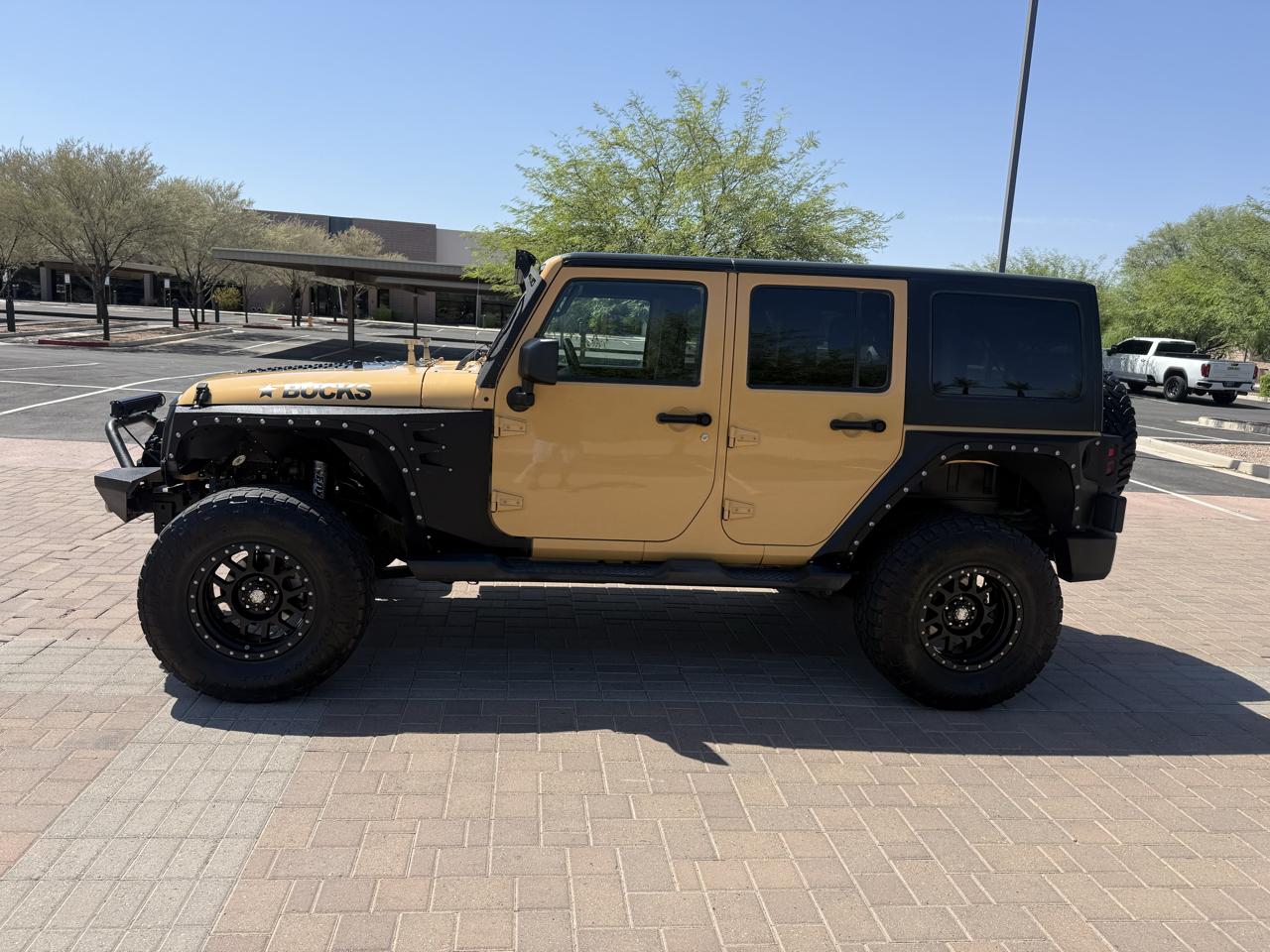 Jeep Wrangler Unlimited 4WD 4dr Sahara 2013