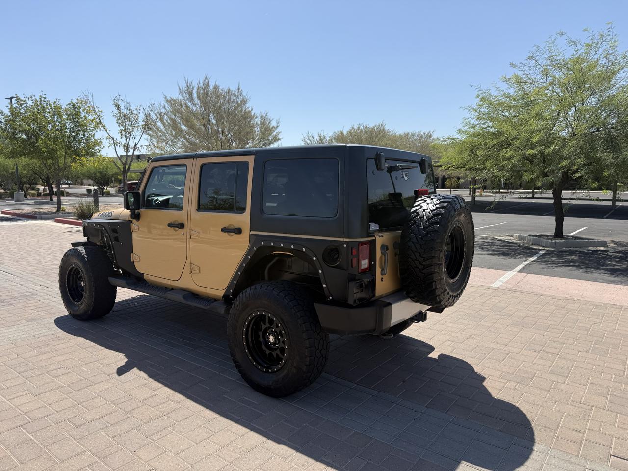 Jeep Wrangler Unlimited 4WD 4dr Sahara 2013