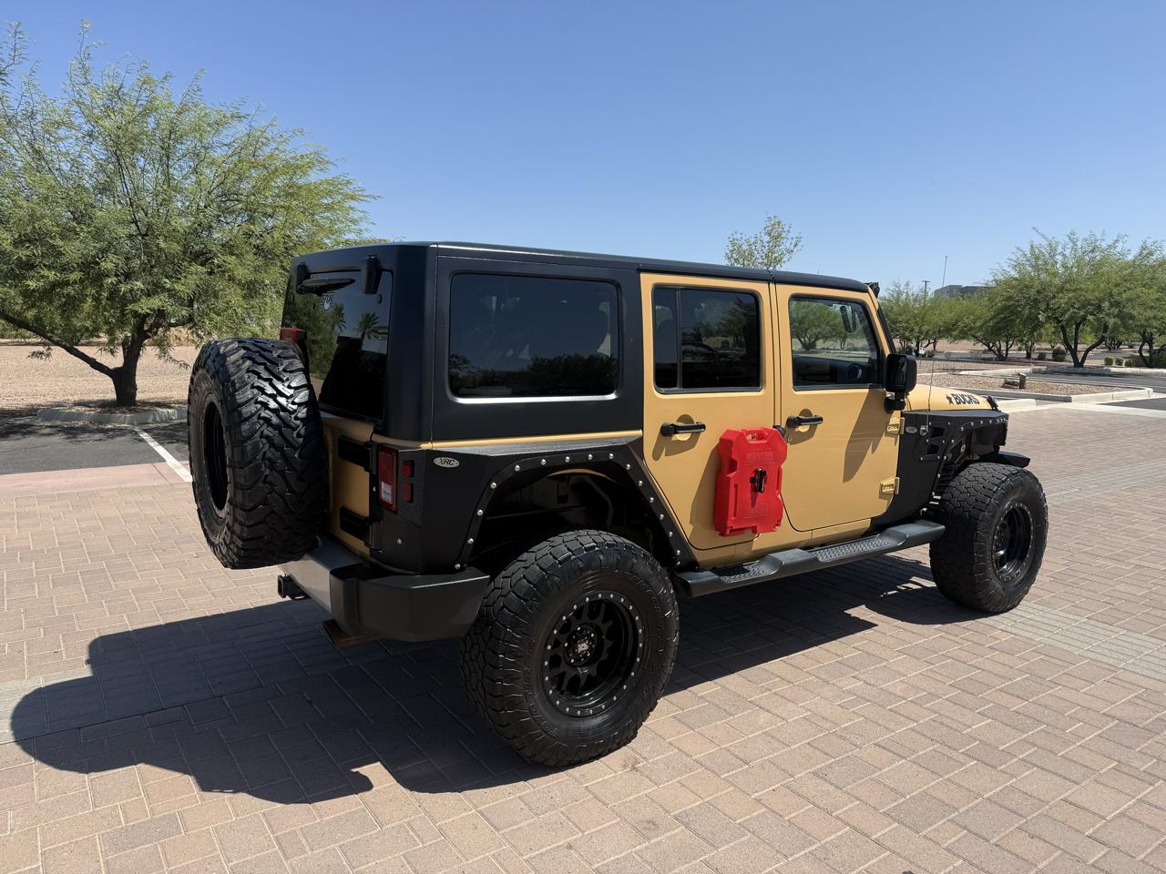 Jeep Wrangler Unlimited 4WD 4dr Sahara 2013