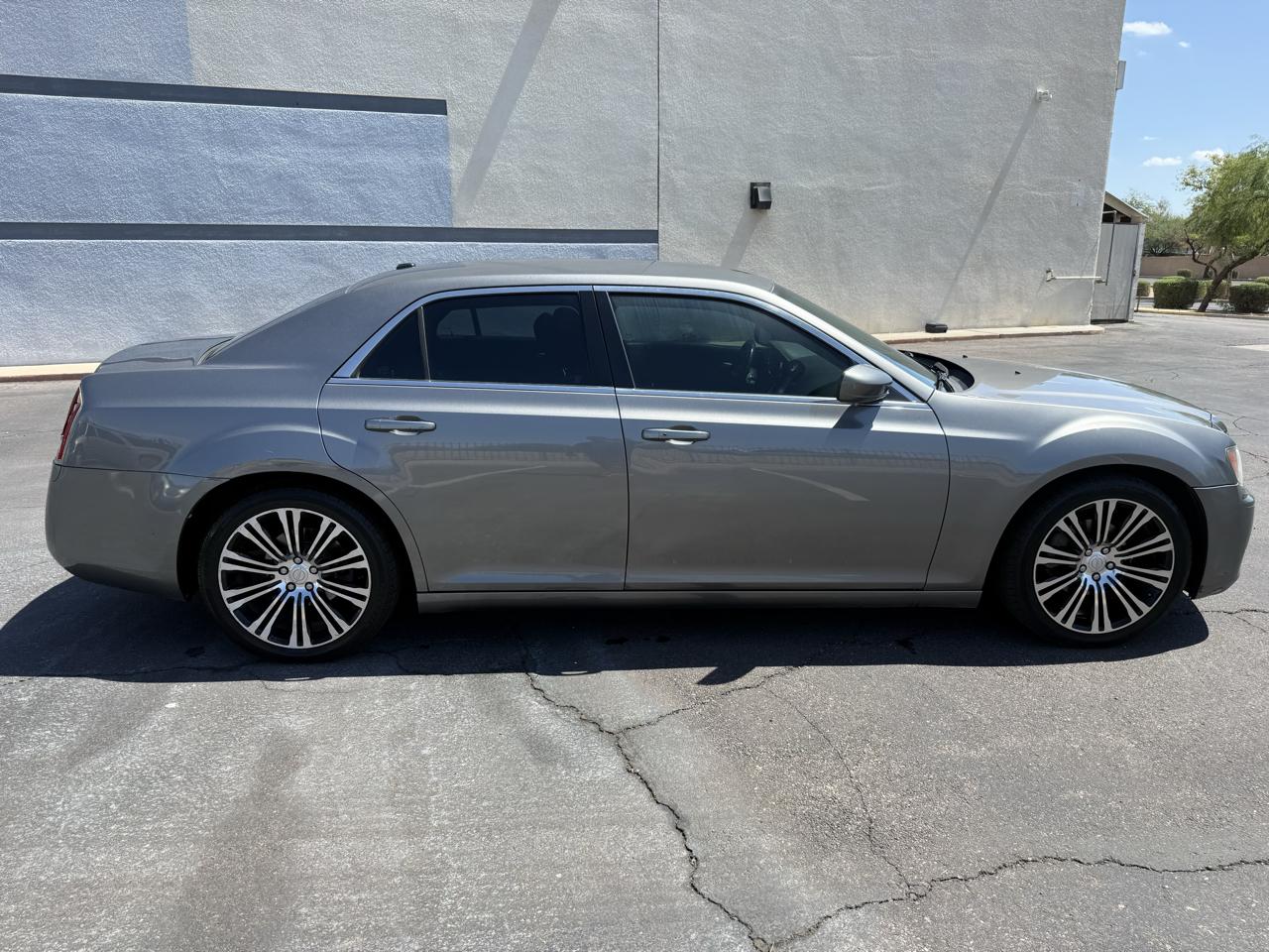 Chrysler 300 4dr Sdn V6 300S RWD 2012