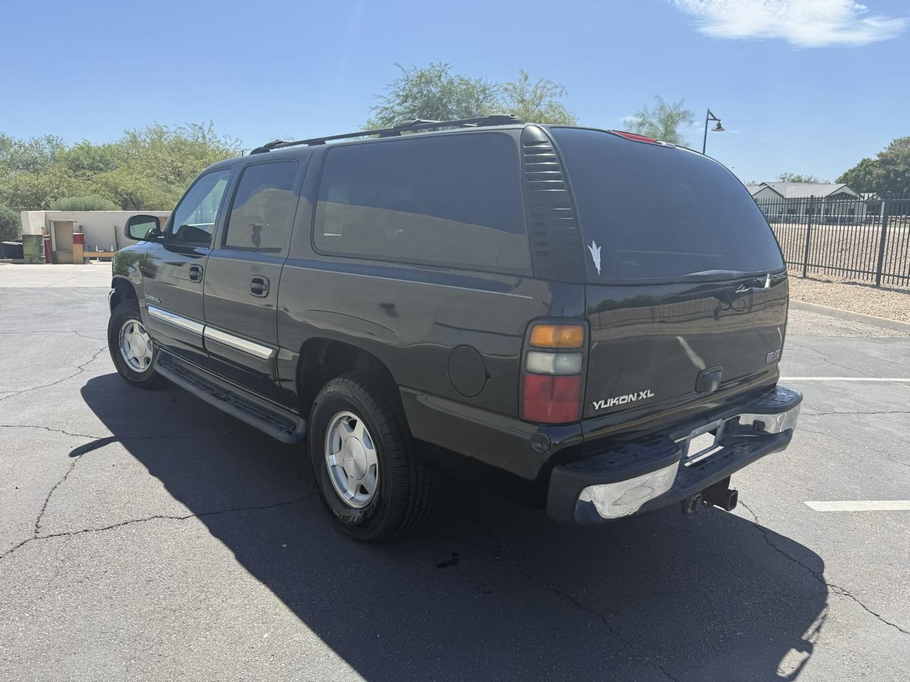 GMC Yukon XL 4dr 1500 4WD SLT 2005