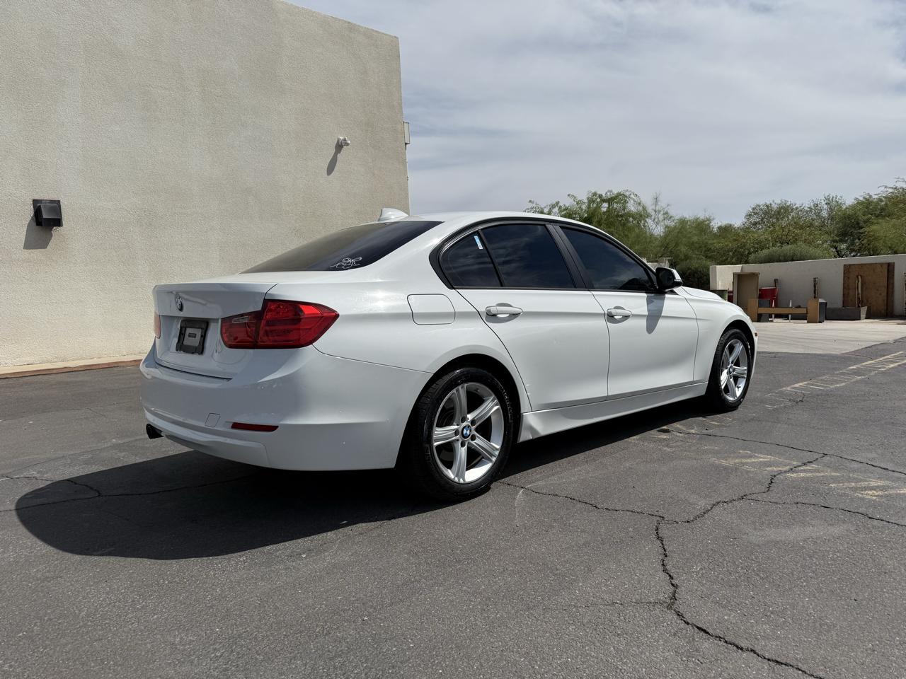 BMW 3 Series 4dr Sdn 328i RWD SULEV 2012