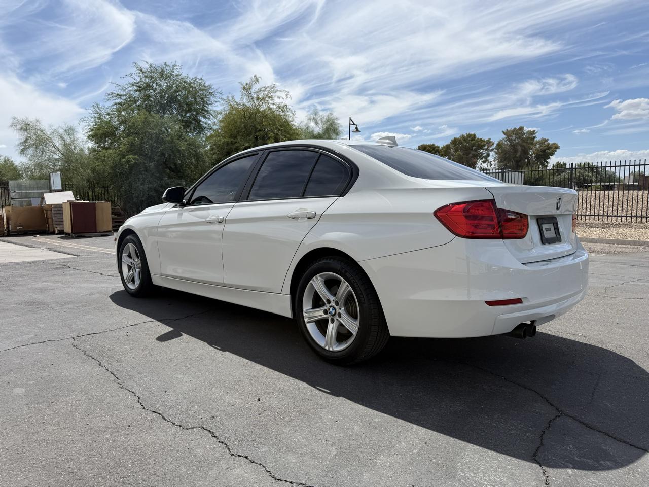 BMW 3 Series 4dr Sdn 328i RWD SULEV 2012