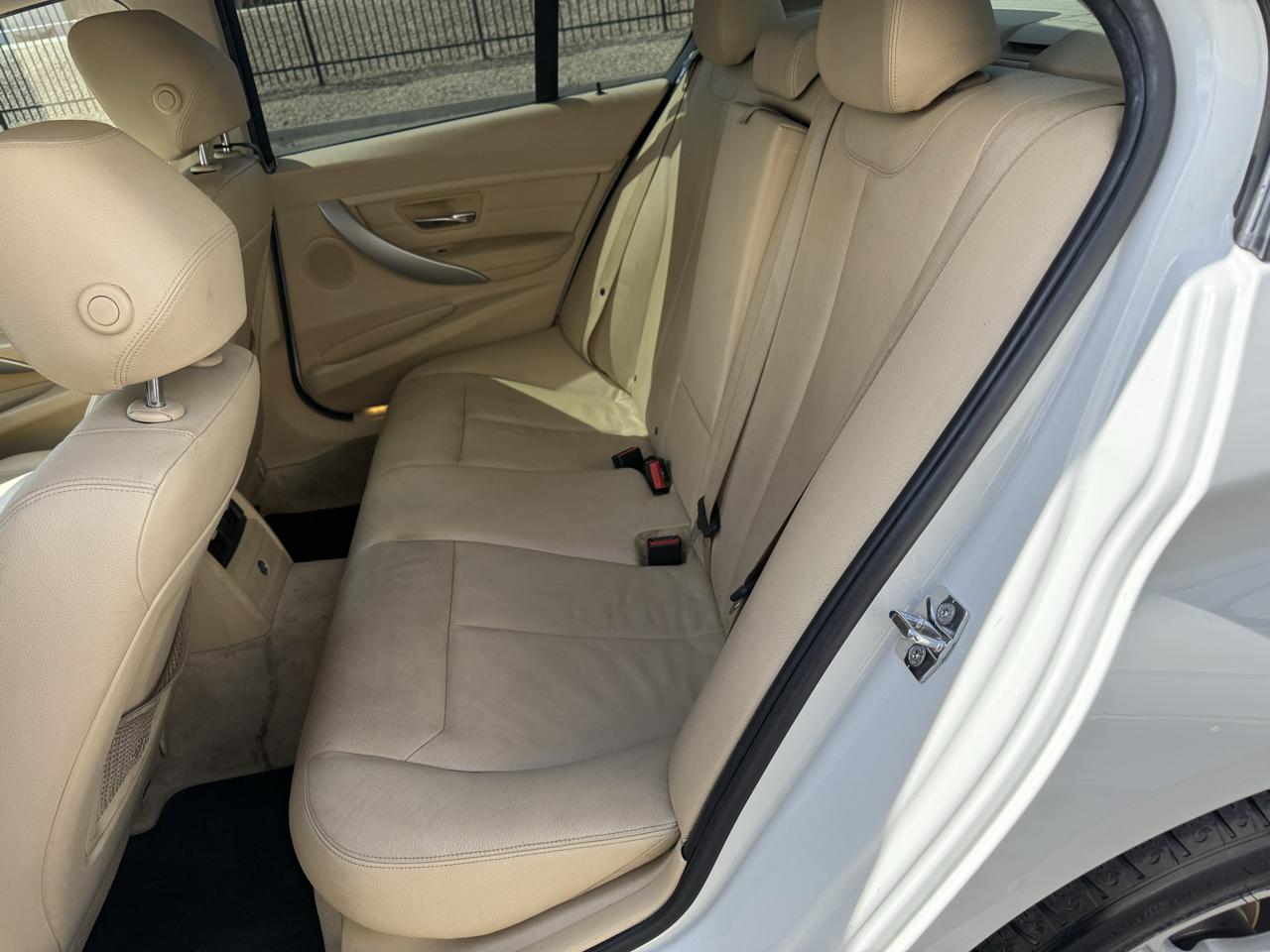 BMW 3 Series 4dr Sdn 328i RWD SULEV 2012