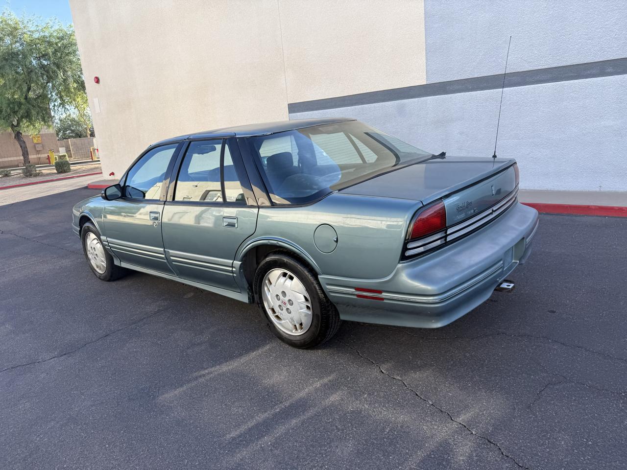 Oldsmobile Cutlass Supreme 4dr Sedan Series II - R7C 1995