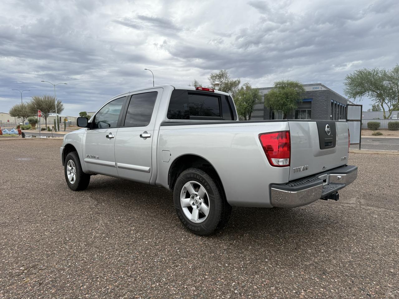 Nissan Titan SE Crew Cab 2WD 2005