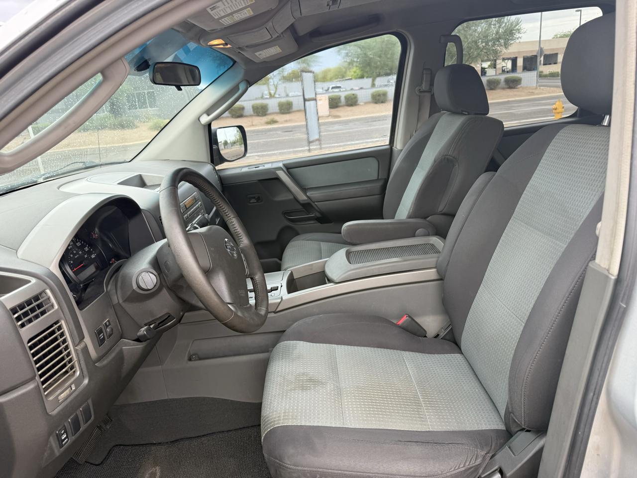 Nissan Titan SE Crew Cab 2WD 2005