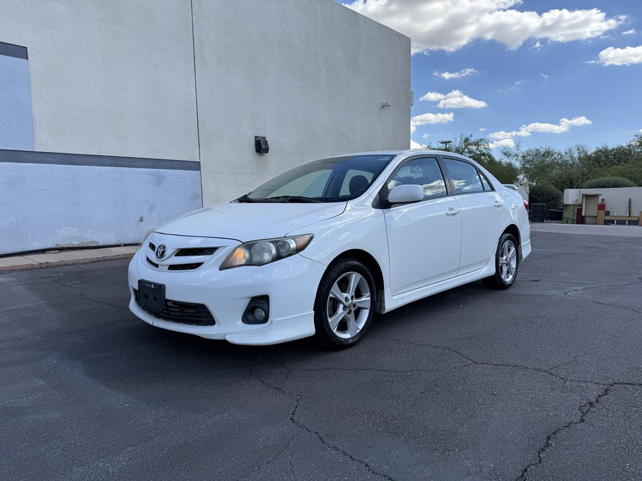 Toyota Corolla 4dr Sdn Auto LE Special Edition (Natl) 2013