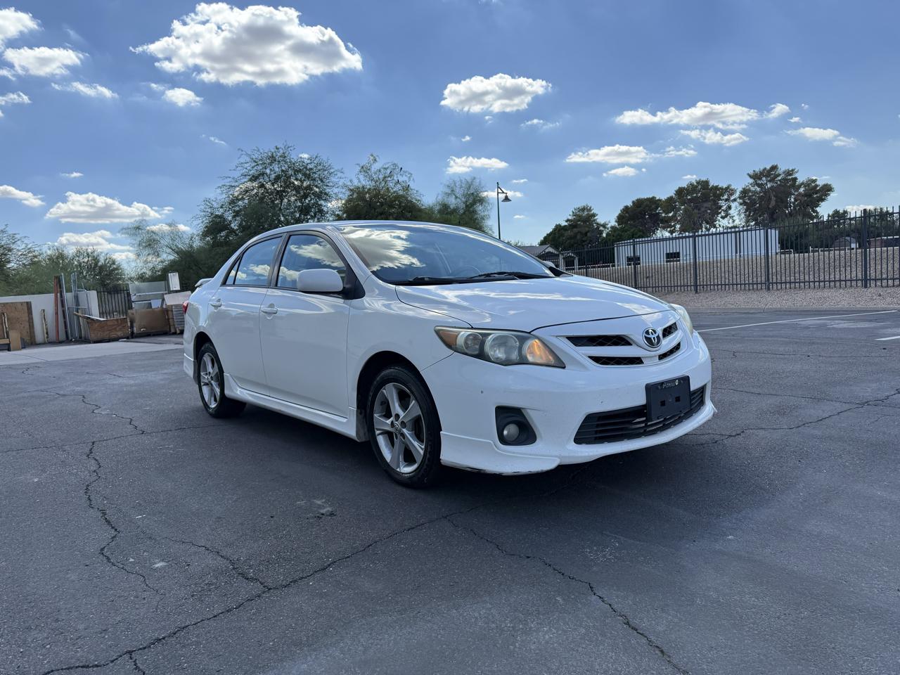 Toyota Corolla 4dr Sdn Auto LE Special Edition (Natl) 2013