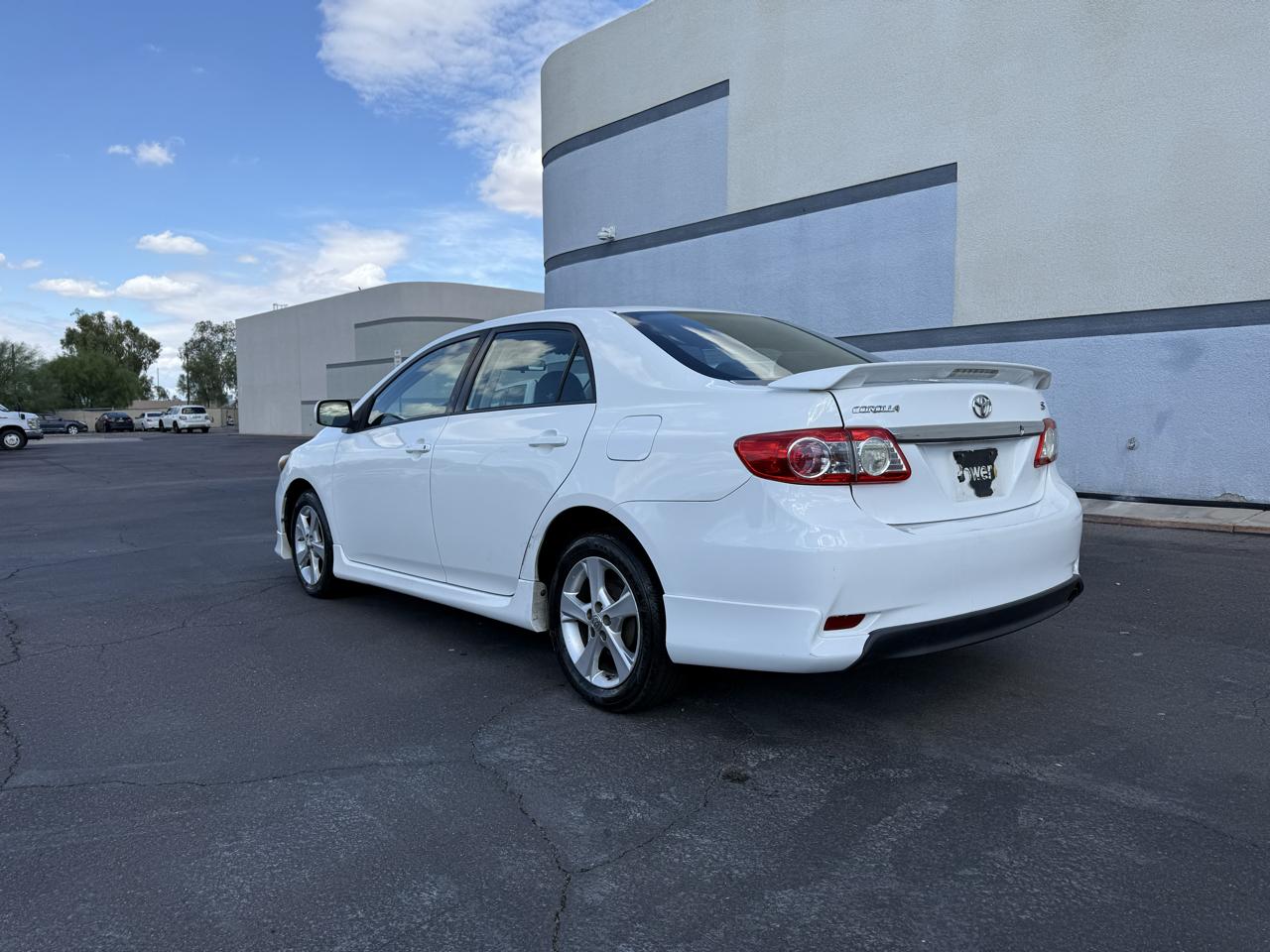 Toyota Corolla 4dr Sdn Auto LE Special Edition (Natl) 2013