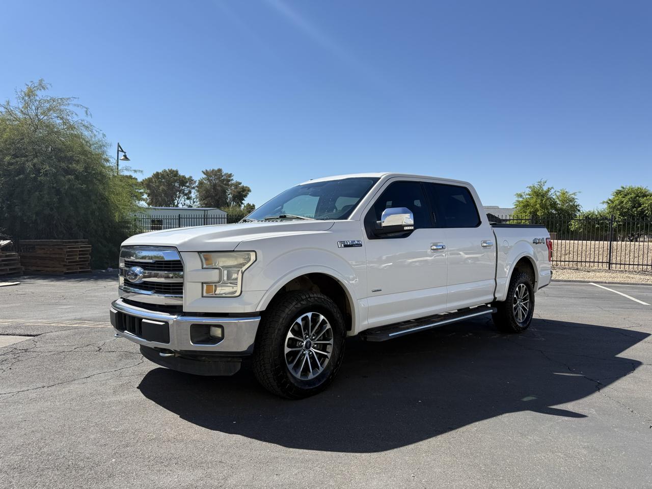 Ford F-150 4WD SuperCrew 145" Lariat 2015