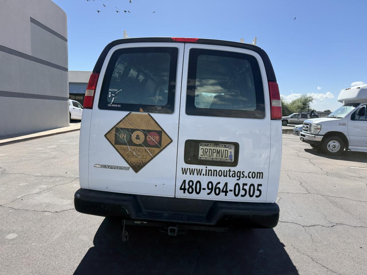 Chevrolet Express Cargo Van RWD 2500 135" 2008