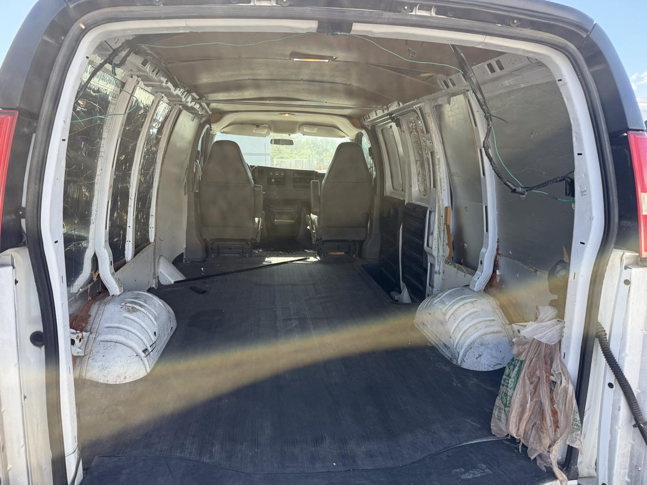 Chevrolet Express Cargo Van RWD 2500 135" 2008