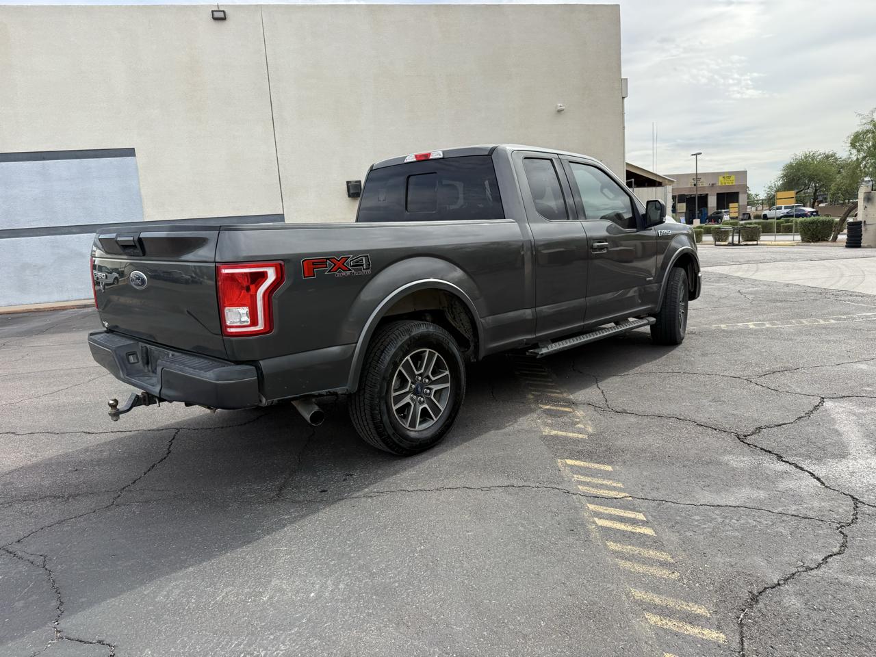 Ford F-150 4WD SuperCab 145" Lariat 2015
