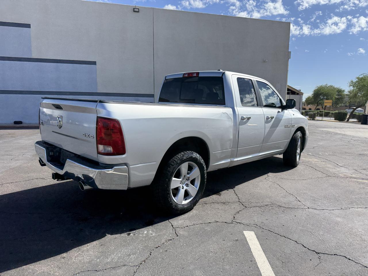 Dodge Ram 1500 4WD Quad Cab 140.5" SLT 2010