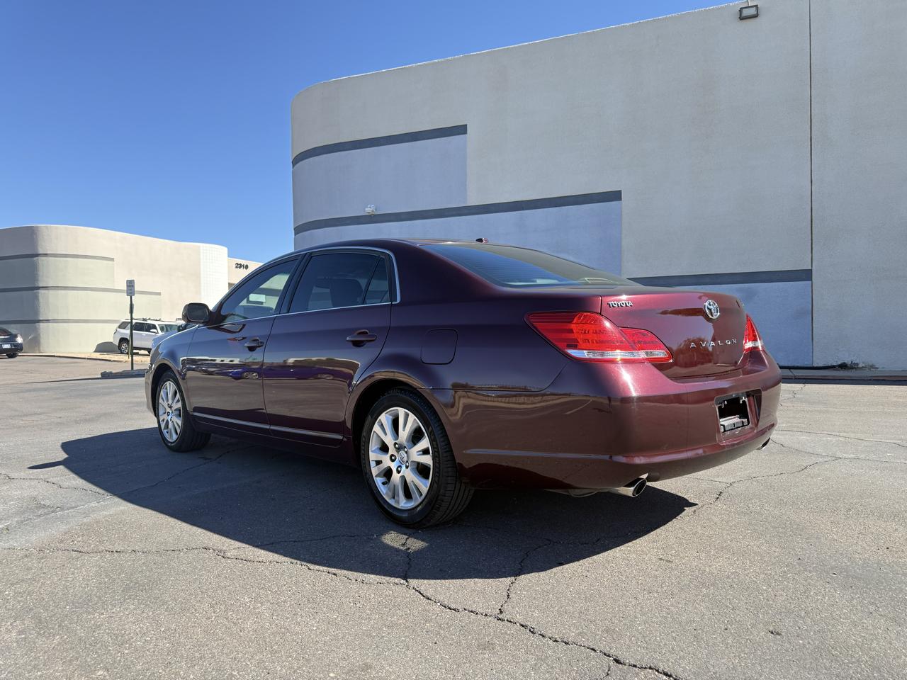 Toyota Avalon 4dr Sdn Limited (Natl) 2010