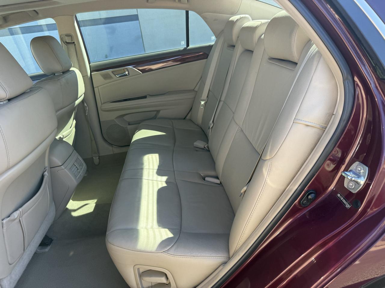 Toyota Avalon 4dr Sdn Limited (Natl) 2010
