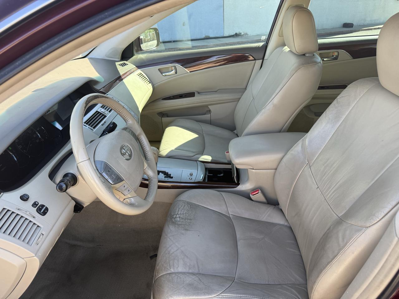 Toyota Avalon 4dr Sdn Limited (Natl) 2010