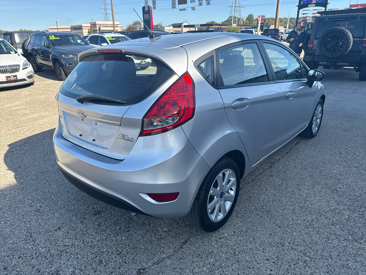Ford Fiesta SE Hatchback 2012 Ford Fiesta SE Hatchback 2012
