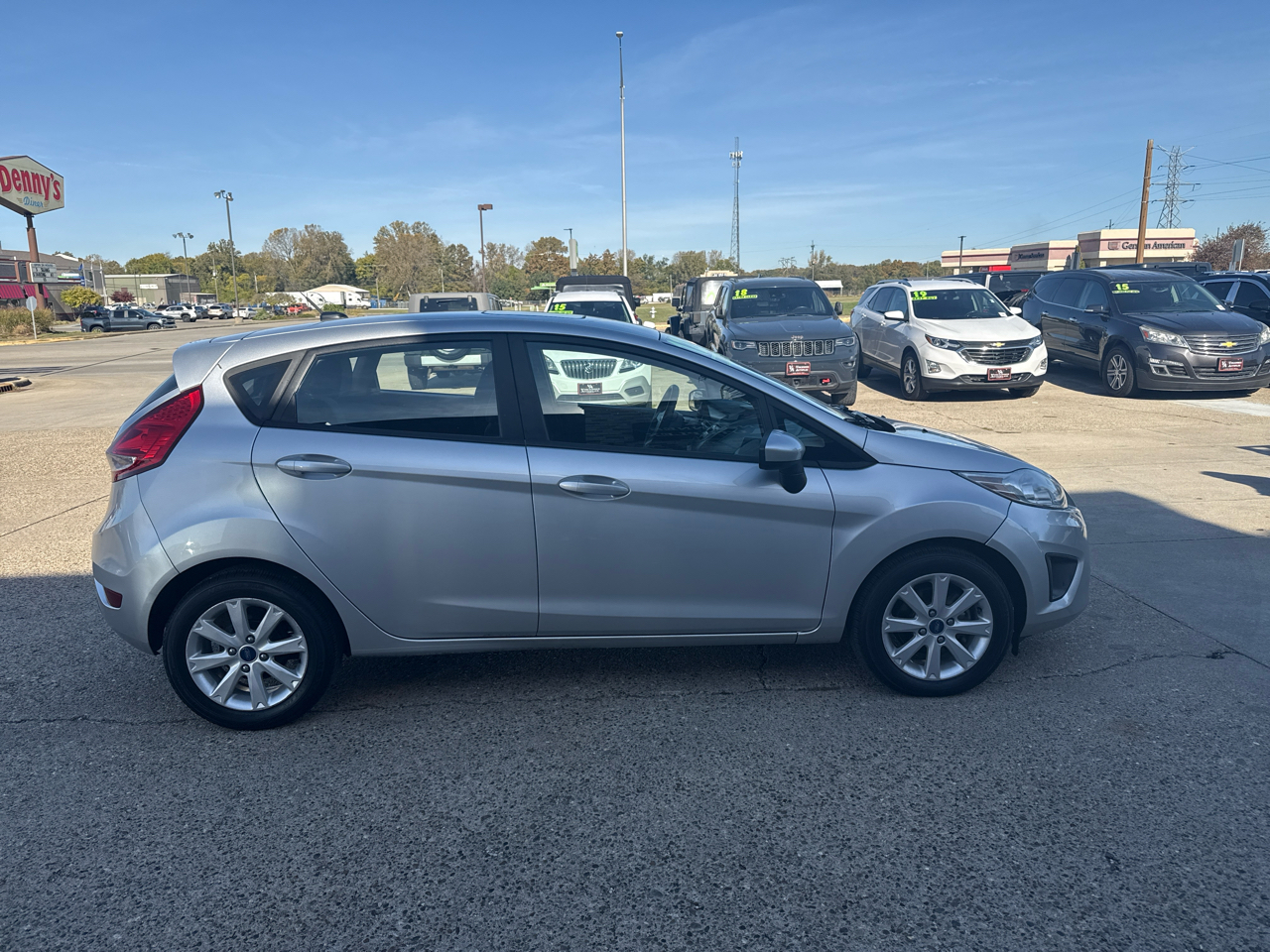 Ford Fiesta SE Hatchback 2012 Ford Fiesta SE Hatchback 2012