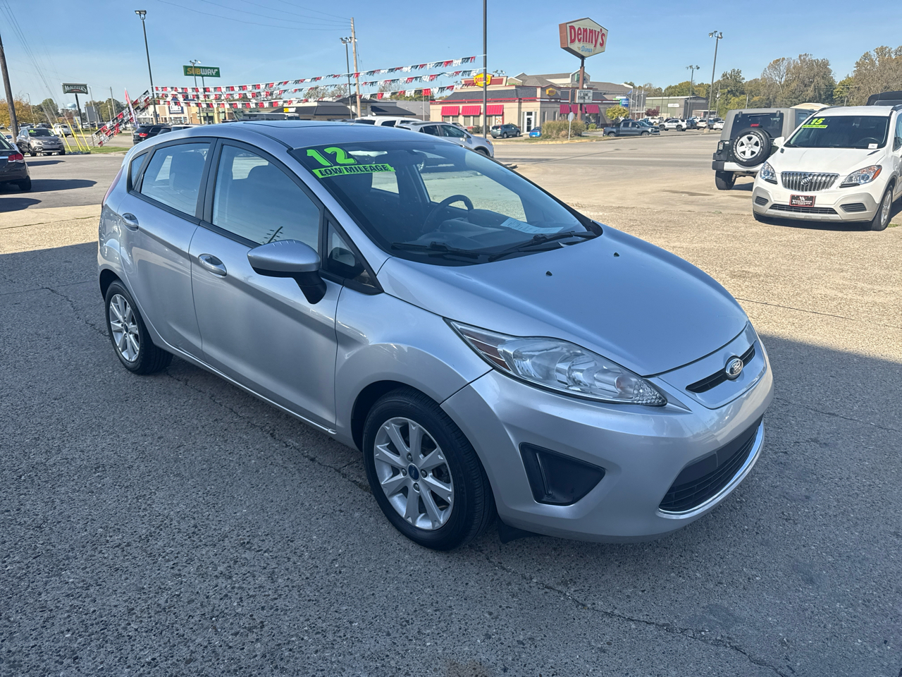 Ford Fiesta SE Hatchback 2012 Ford Fiesta SE Hatchback 2012