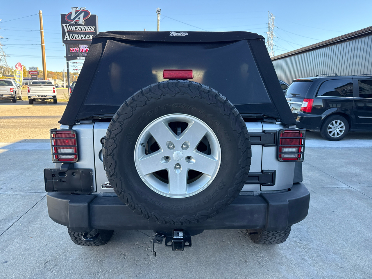 2015 Jeep Wrangler Unlimited Sport photo 2