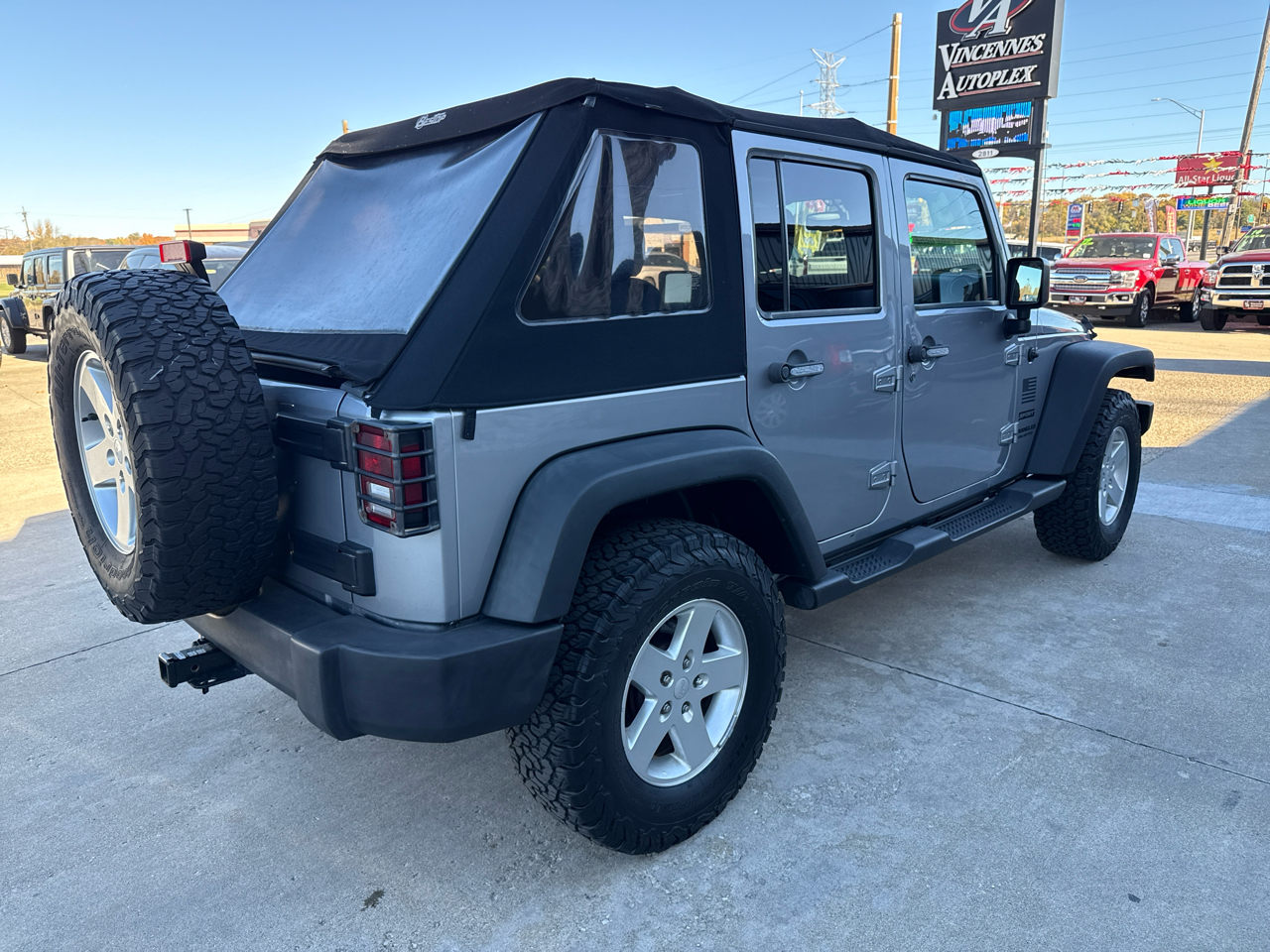 2015 Jeep Wrangler Unlimited Sport photo 3