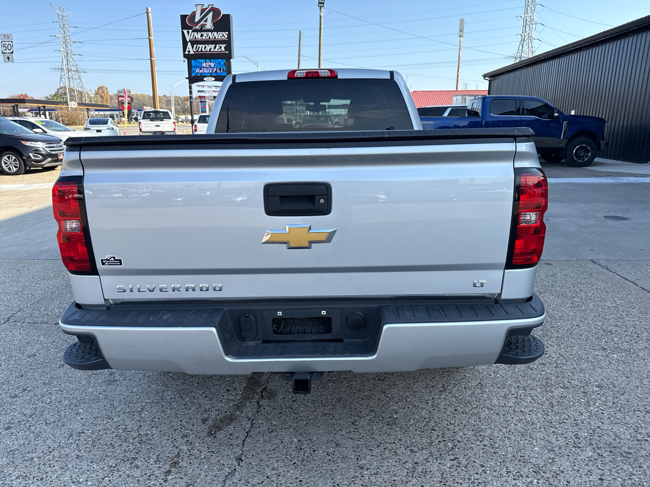 2017 Chevrolet Silverado 1500 LT photo 2