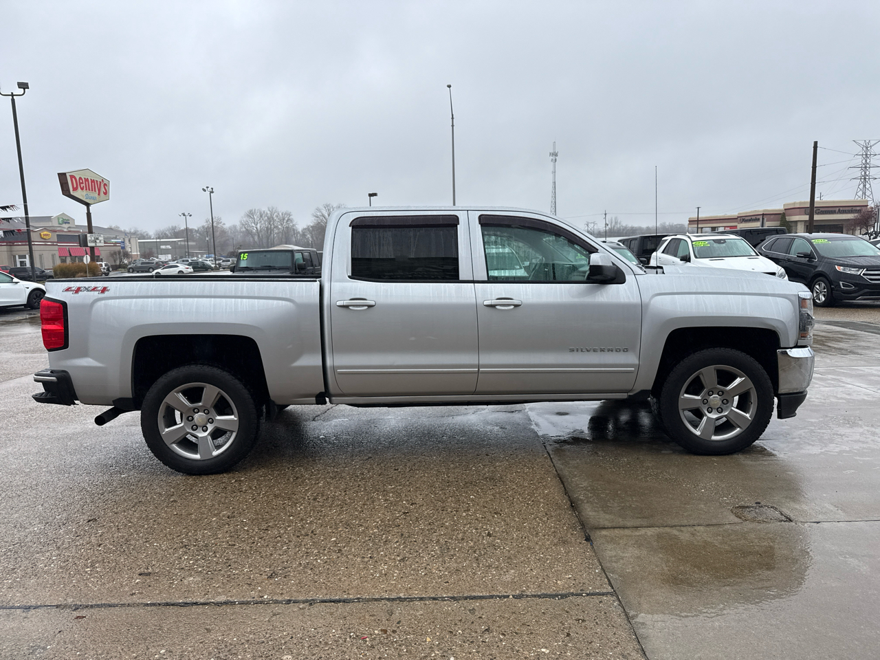 2016 Chevrolet Silverado 1500 LT photo 4