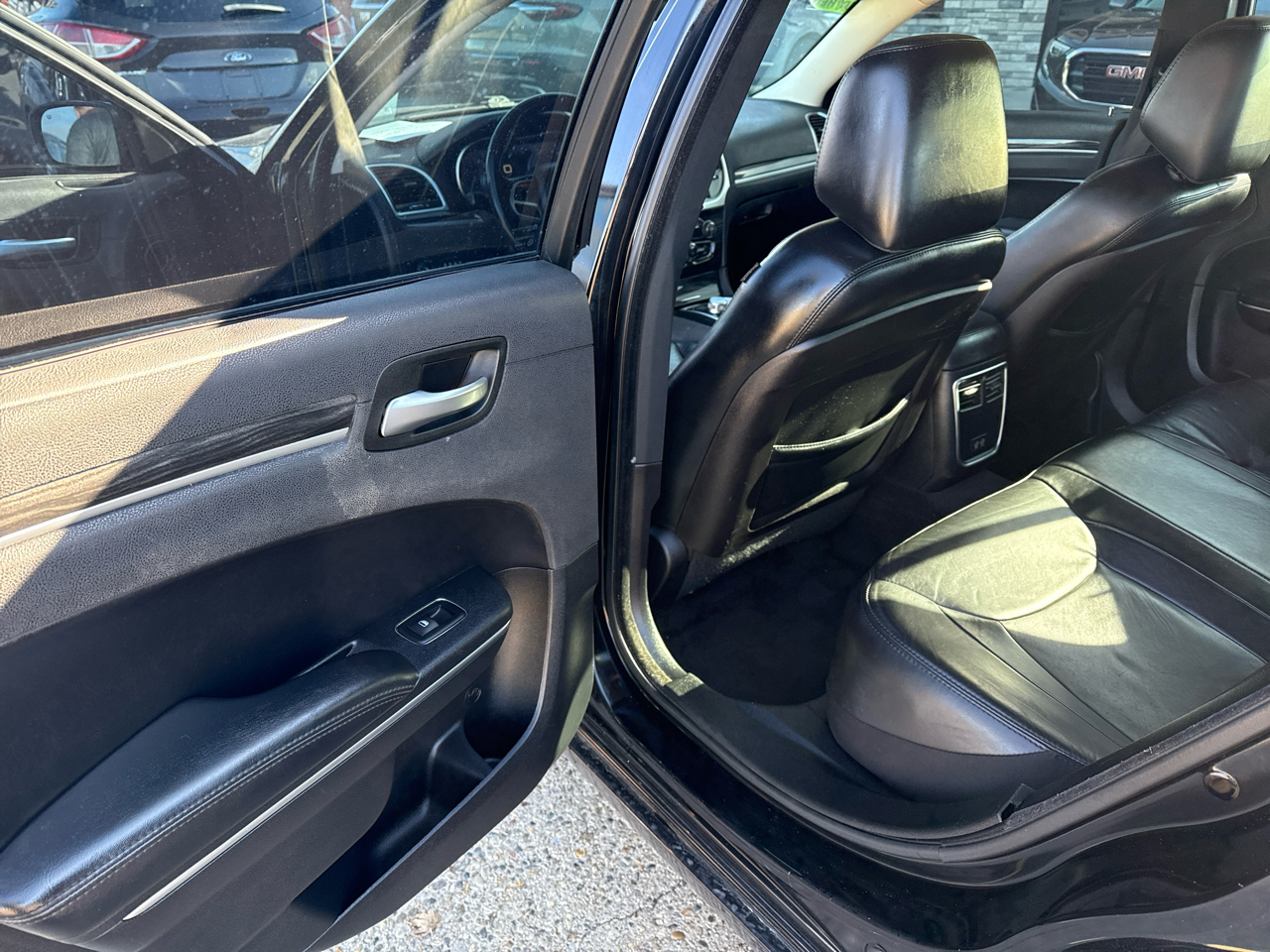 Chrysler 300 Limited RWD 2017